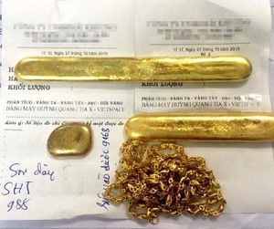 Thị trường ngày 24/10: Xuất hiện vàng SJC giả, dứa Thái mini chỉ từ 5.000 đồng